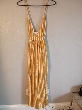 Charlotte Russe Yellow and White Striped Throw